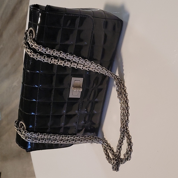 CHANEL (AUTHENTIC) - Picture 2 of 5